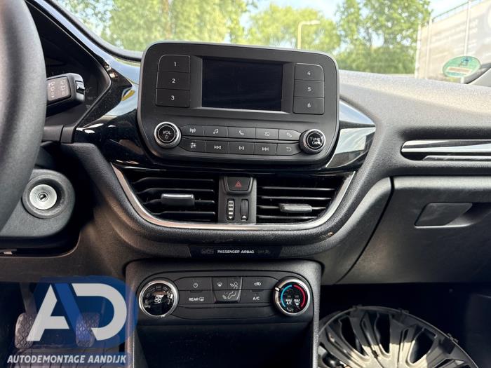 Ford Fiesta 7 1.1 Ti-VCT 12V 70 Épave (2018, Noir)
