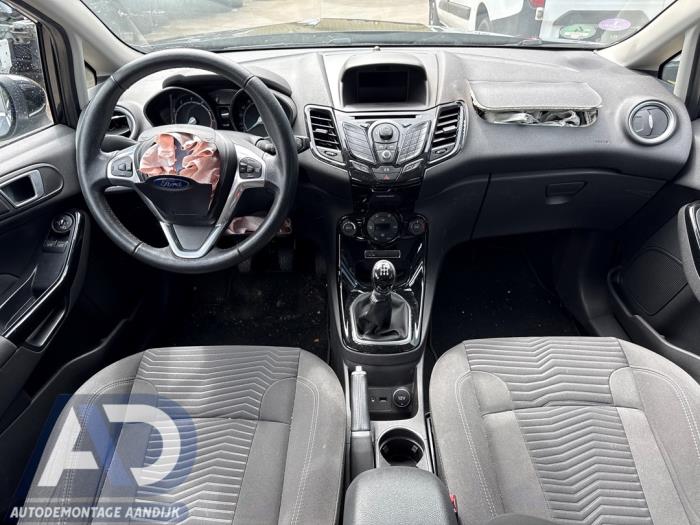 Ford Fiesta 6 1.0 EcoBoost 12V 100 Samochód złomowany (2014, Czarny)