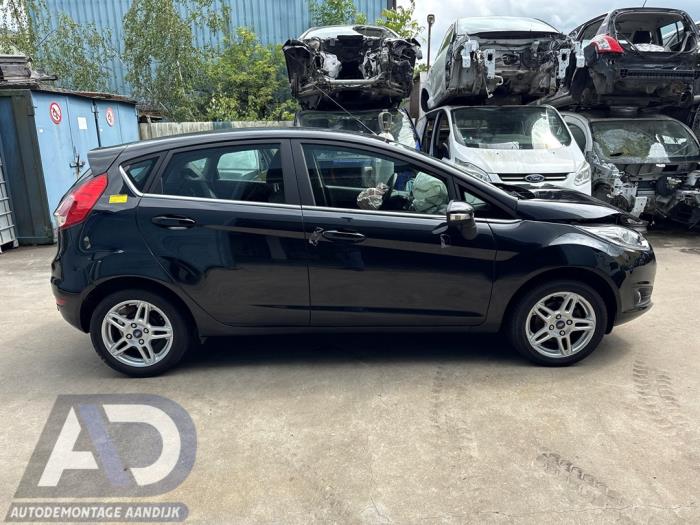 Ford Fiesta 6 1.0 EcoBoost 12V 100 Samochód złomowany (2014, Czarny)