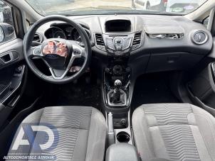 Ford Fiesta 6 1.0 EcoBoost 12V 100 Samochód złomowany (2014, Czarny)