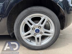 Ford Fiesta 6 1.0 EcoBoost 12V 100 Samochód złomowany (2014, Czarny)