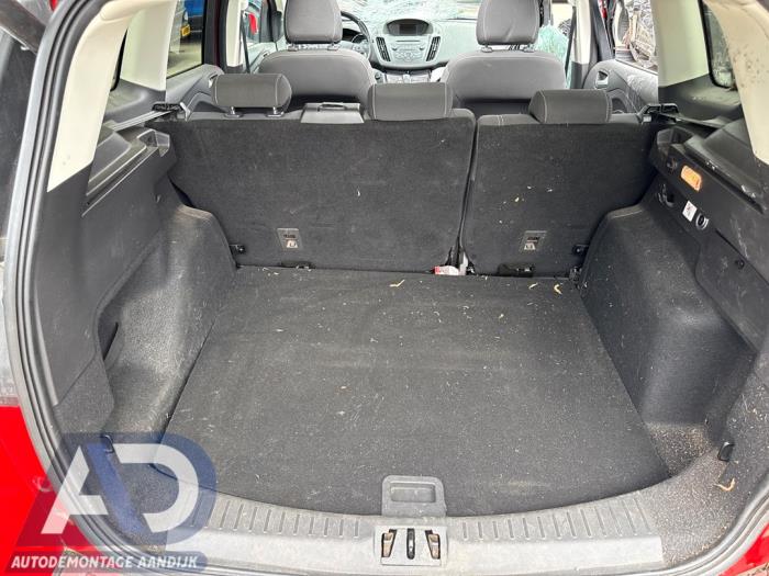 Ford Kuga II 1.5 EcoBoost 16V 182 4x4 Épave (2018, Rouge)