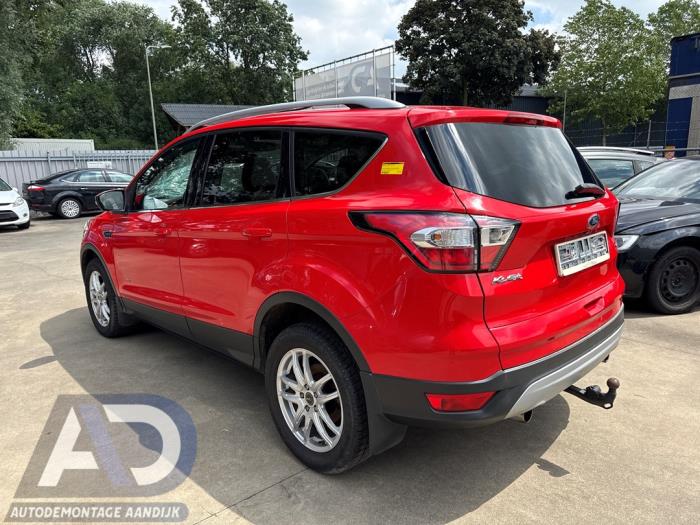 Ford Kuga II 1.5 EcoBoost 16V 182 4x4 Épave (2018, Rouge)