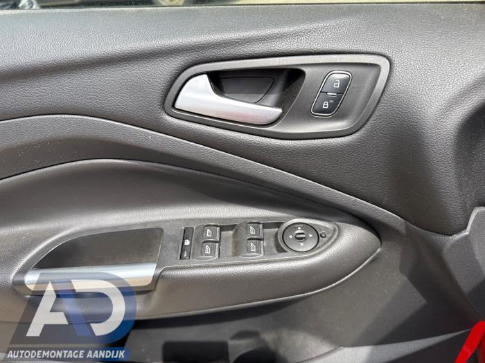 Ford Kuga II 1.5 EcoBoost 16V 182 4x4 Épave (2018, Rouge)