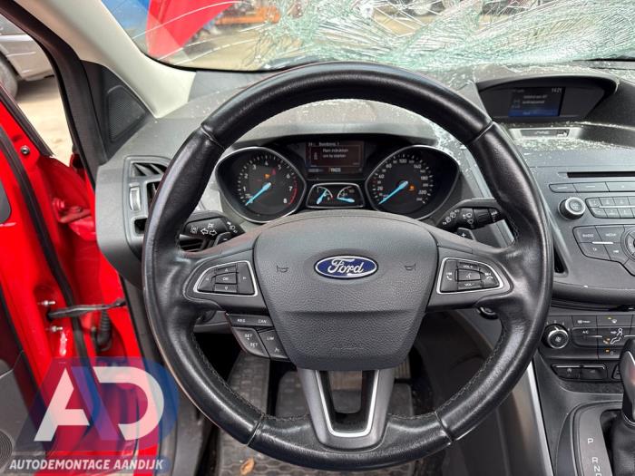 Ford Kuga II 1.5 EcoBoost 16V 182 4x4 Épave (2018, Rouge)