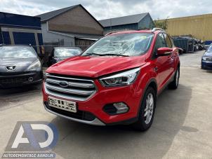 Ford Kuga II 1.5 EcoBoost 16V 182 4x4 Épave (2018, Rouge)