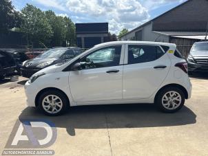 Hyundai i10 1.0 12V Vehículo de desguace (2017, Blanco)