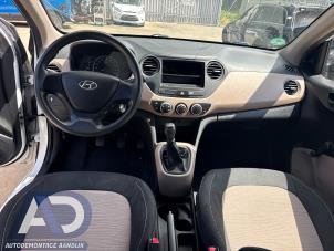 Hyundai i10 1.0 12V Vehículo de desguace (2017, Blanco)