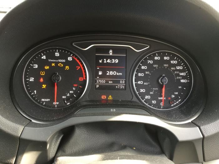 Audi A3 Sportback 1.4 TFSI 16V Samochód złomowany (2016, Niebieski)