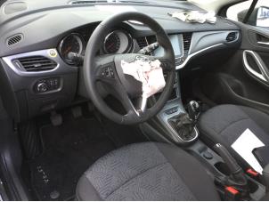 Opel Astra K 1.4 Turbo 16V Épave (2018, Gris)