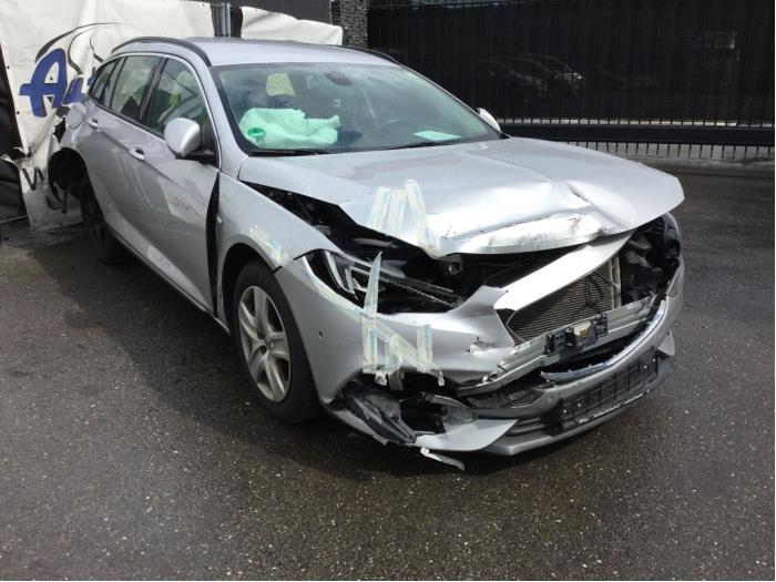 Opel Insignia Sports Tourer 2.0 CDTI 16V 4x4 Salvage vehicle (2017, Silver)