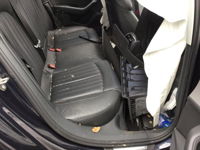 Audi A6 Avant 2.0 TDI 16V Épave (2015, Foncé, Bleu)