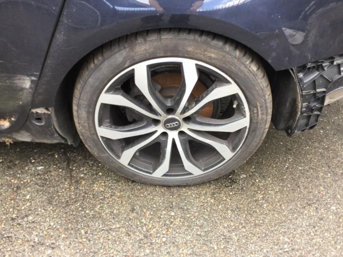 Audi A6 Avant 2.0 TDI 16V Épave (2015, Foncé, Bleu)