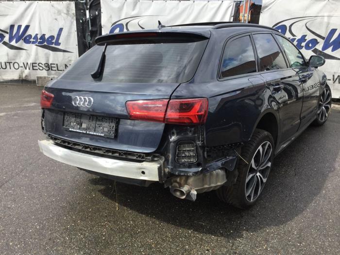 Audi A6 Avant 2.0 TDI 16V Épave (2015, Foncé, Bleu)
