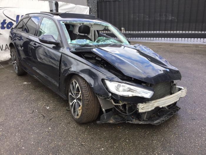 Audi A6 Avant 2.0 TDI 16V Épave (2015, Foncé, Bleu)