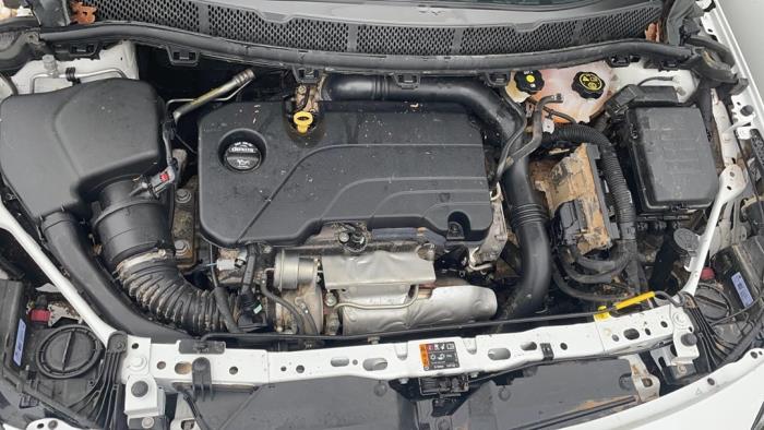 Opel Astra K 1.4 Turbo 16V Vehículo de desguace (2019, Blanco)
