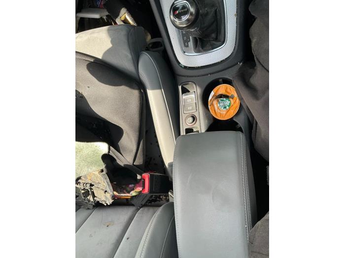 Audi Q3 2.0 TDI 16V 150 Quattro Épave (2016, Gris)