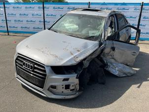 Audi Q3 2.0 TDI 16V 150 Quattro Épave (2016, Gris)