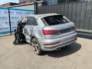Audi Q3 2.0 TDI 16V 150 Quattro Épave (2016, Gris)