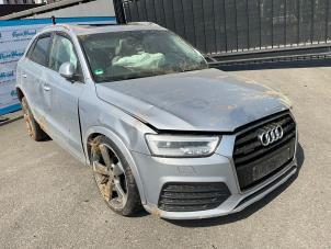 Audi Q3 2.0 TDI 16V 150 Quattro Épave (2016, Gris)