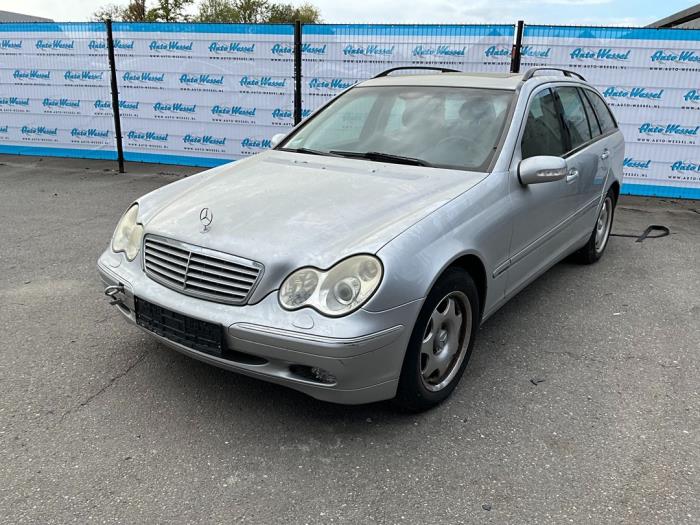 Mercedes C Combi 1.8 C-180K 16V Schrottauto (2004, Silber)