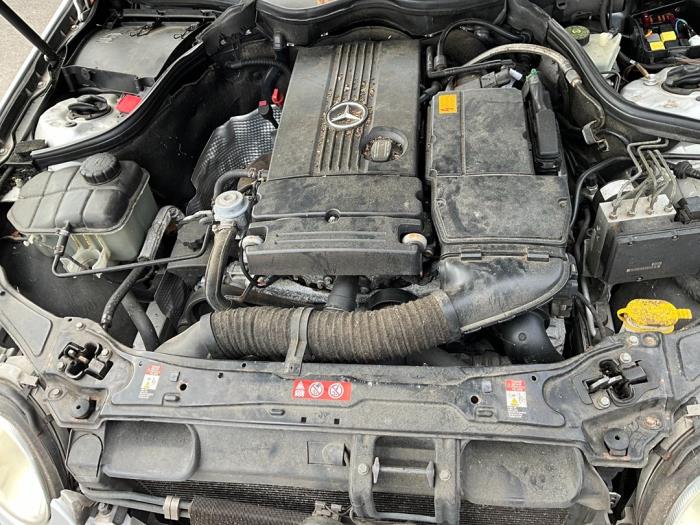 Mercedes C Combi 1.8 C-180K 16V Schrottauto (2004, Silber)