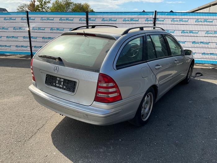 Mercedes C Combi 1.8 C-180K 16V Schrottauto (2004, Silber)