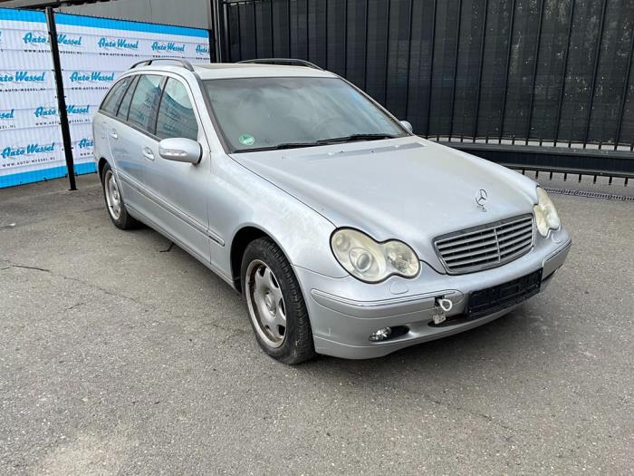 Mercedes C Combi 1.8 C-180K 16V Schrottauto (2004, Silber)