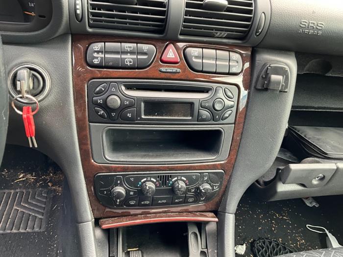 Mercedes C Combi 1.8 C-180K 16V Schrottauto (2004, Silber)