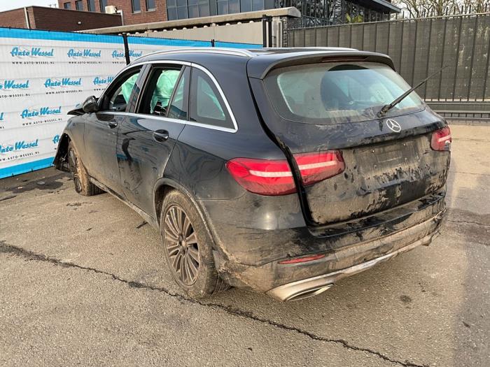 Mercedes GLC 2.2 250d 16V BlueTEC 4-Matic Schrottauto (2016, Schwarz)