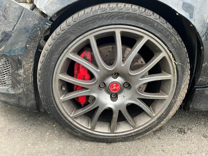 Fiat 500 Abarth Samochód złomowany (2016, Czarny)