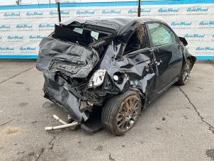 Fiat 500 Abarth Samochód złomowany (2016, Czarny)