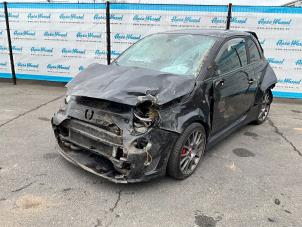 Fiat 500 Abarth Samochód złomowany (2016, Czarny)