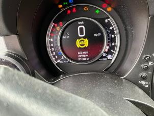 Fiat 500 Abarth Samochód złomowany (2016, Czarny)