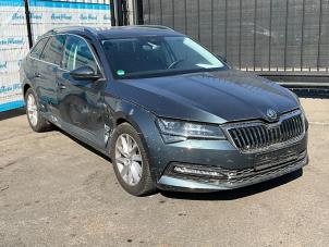 Skoda Superb Combi 1.5 TSI Evo 16V Épave (2019, Gris)