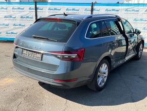 Skoda Superb Combi 1.5 TSI Evo 16V Épave (2019, Gris)