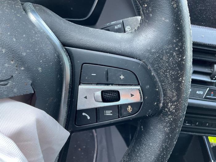 BMW 1 serie 118i 1.5 TwinPower 12V Épave (2021)