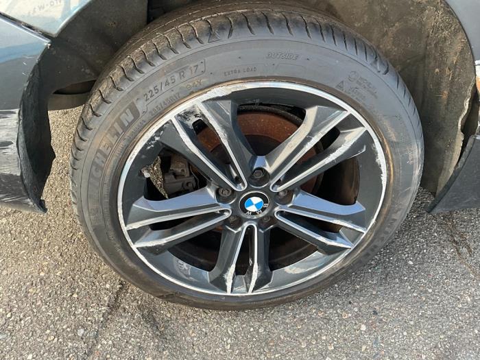 BMW 1 serie 118i 1.5 TwinPower 12V Épave (2021)