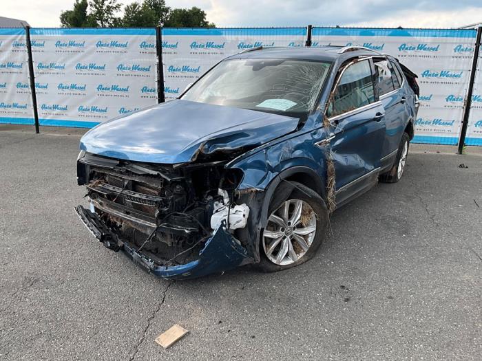 Volkswagen Tiguan Allspace 2.0 TDI 16V 4Motion Épave (2020, Bleu)