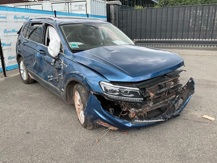 Volkswagen Tiguan Allspace 2.0 TDI 16V 4Motion Épave (2020, Bleu)