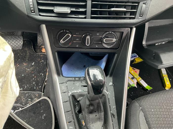 Volkswagen Polo VI 1.0 TSI 12V Épave (2022, Blanc)
