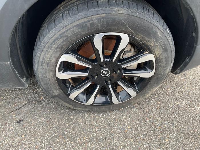 Opel Crossland 1.2 Turbo 12V Skrotfordon (2024, GRIJS)