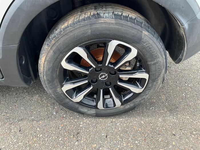 Opel Crossland 1.2 Turbo 12V Skrotfordon (2024, GRIJS)