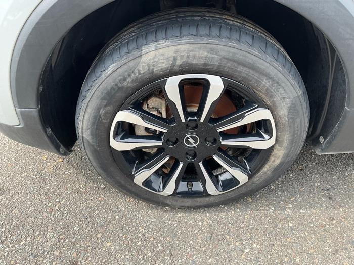 Opel Crossland 1.2 Turbo 12V Skrotfordon (2024, GRIJS)