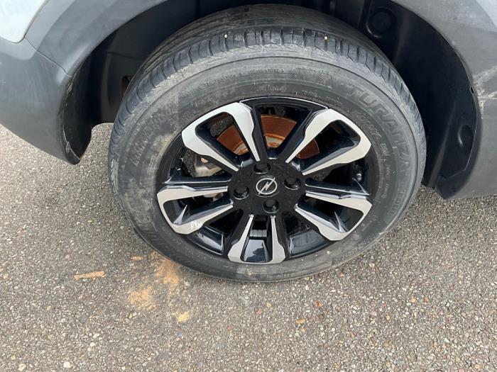 Opel Crossland 1.2 Turbo 12V Skrotfordon (2024, GRIJS)