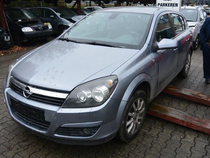 Subasta De Opel Astra 1.6i Twinport 2004