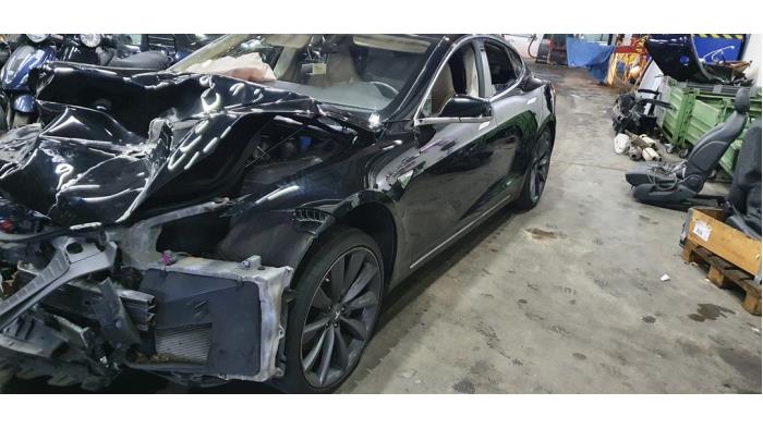 Tesla Model S 85 Salvage vehicle (2013, Black)
