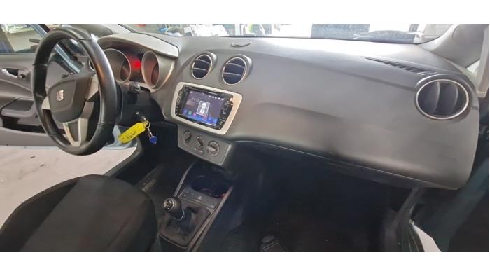 Seat Ibiza IV SC 1.4 16V Épave (2009, Métallisé, Bleu)