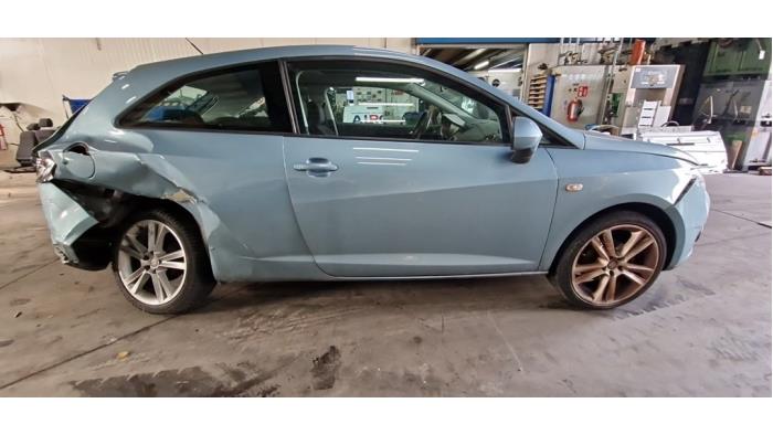 Seat Ibiza IV SC 1.4 16V Épave (2009, Métallisé, Bleu)