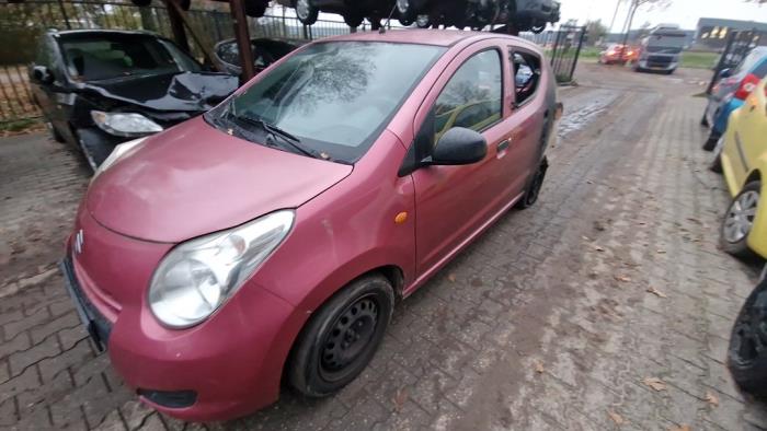 Suzuki Alto 1.0 12V Épave (2009, Rouge) De Witte Boerderij B.V.